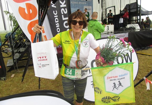 Łódź. Spacerem po medal. Łodzianka Jolanta Błądek z Mistrzostwem Polski nordic walking
